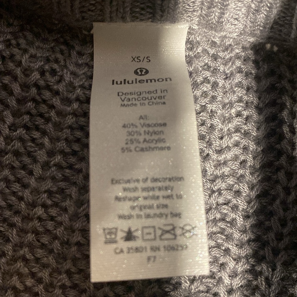Lululemon Softer Still Wrap - Picture 7 of 7